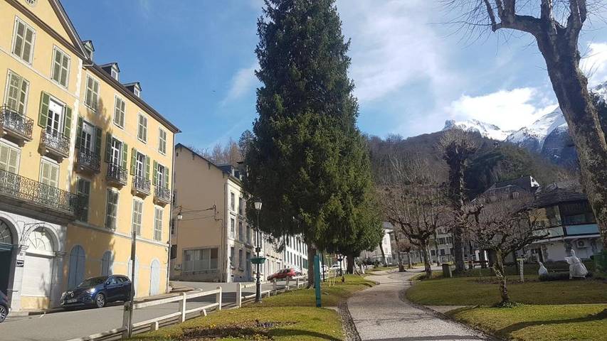 Gîte pour 8 personnes, avec Balcon ainsi que Terrasse et Vue dans Office De Tourisme Des Eaux Bonnes
