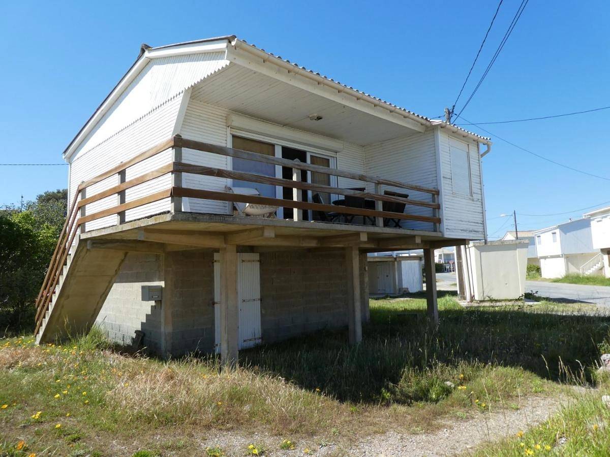 Two-Bedroom House in Plage des Chalets, Gruissan
