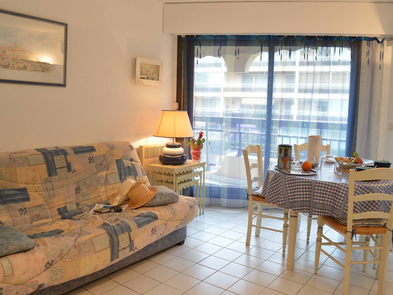 Appartamento intero, 2-room apartment with terrace and sea view in Fréjus, near the beach in Fréjus Plage, Frejus