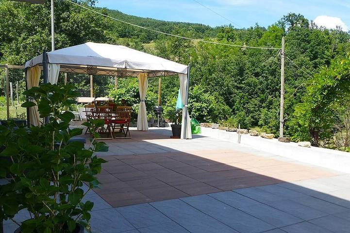 Gîte pour 6 personnes, avec terrasse ainsi que jacuzzi et jardin à Borgo Val di Taro
