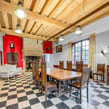 Gîte pour 13 personnes, avec jardin à Quintin