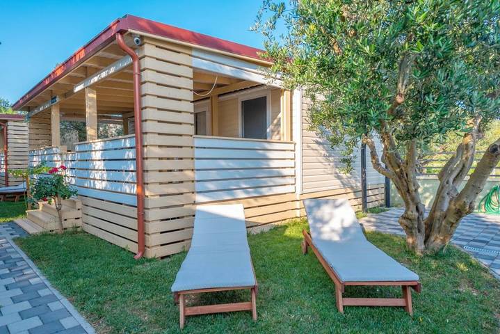 Camping pour 6 personnes, avec jardin et vue, animaux acceptés à Pakoštane - 2