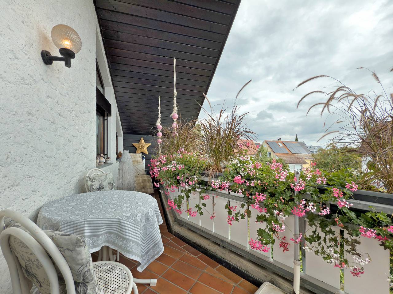 Ganze Wohnung, Gemütliche Ferienwohnung "Schindele" am Bodensee mit Bergblick, Balkon & Terrasse; Haustiere erlaubt in Langenargen, Region Bodensee-Oberschwaben