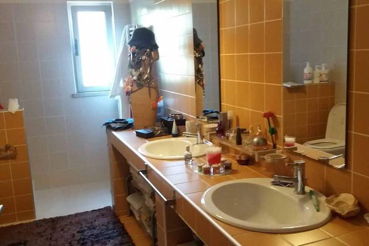 Villa moderna, immersa nel verde, ideale per famiglie o gruppi. in Vilar de Ferreiros, Distretto di Vila Real