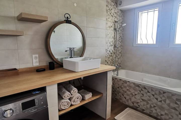 Location de vacances pour 6 personnes, avec jardin ainsi que terrasse et jacuzzi à Contes - 4