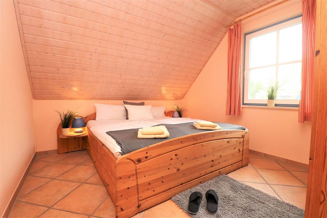 Ganze Wohnung, Ferienwohnung mit Balkon direkt hinter dem Deich in Ostseebad Wustrow, Wustrow