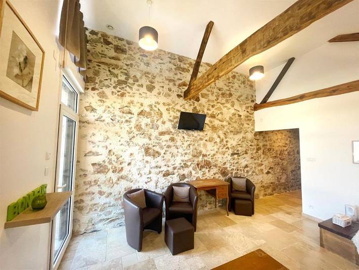 Maison d’hôte pour 2 personnes, avec jardin et vue ainsi que bassin pour enfant et piscine, adapté aux familles