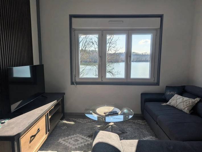 Gîte pour 4 personnes, avec jardin dans Lac de Charmes