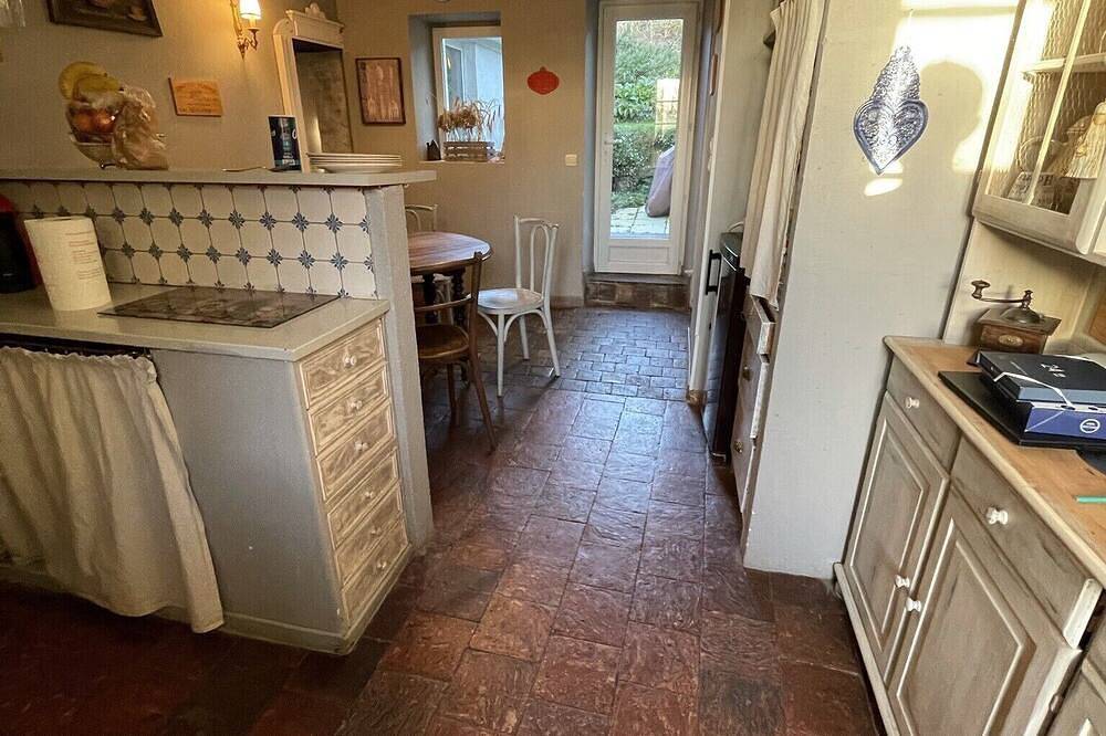 18th century stone house in the heart of the D-Day landing beaches in Ver-sur-Mer, Côte de Nacre