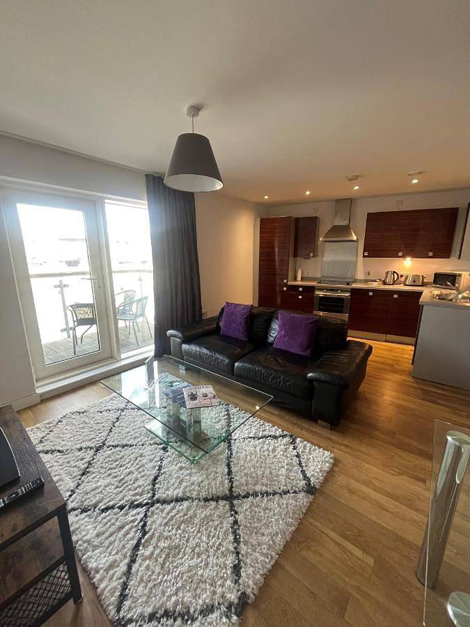 Entire apartment, Quayside Apartments by Urban Space in Cardiff Bay, Cardiff
