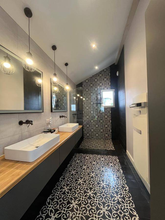 Villa pour 8 personnes, avec jacuzzi ainsi que piscine et jardin à Anglet - 2