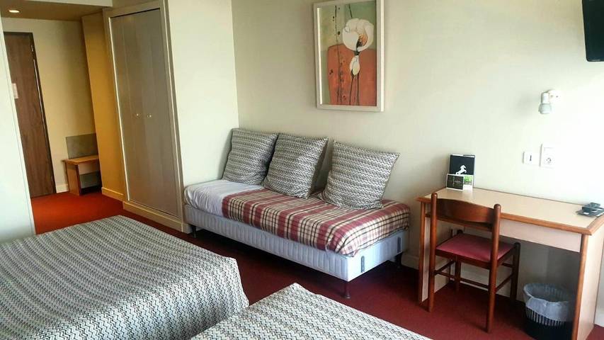 Hôtel pour 5 personnes, avec jardin et terrasse à Vouillé - 2