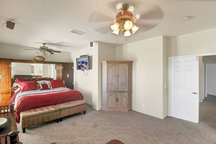 Vacation rental for 8 people, with balcony and hot tub as well as yard, with pets in Indio (CA)