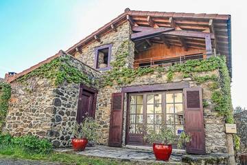 Gîte pour 6 personnes, avec jardin à Blassac