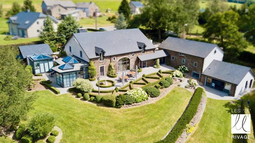 Lodge pour 10 personnes, avec Jacuzzi et Terrasse ainsi que Jardin et Sauna à Stavelot