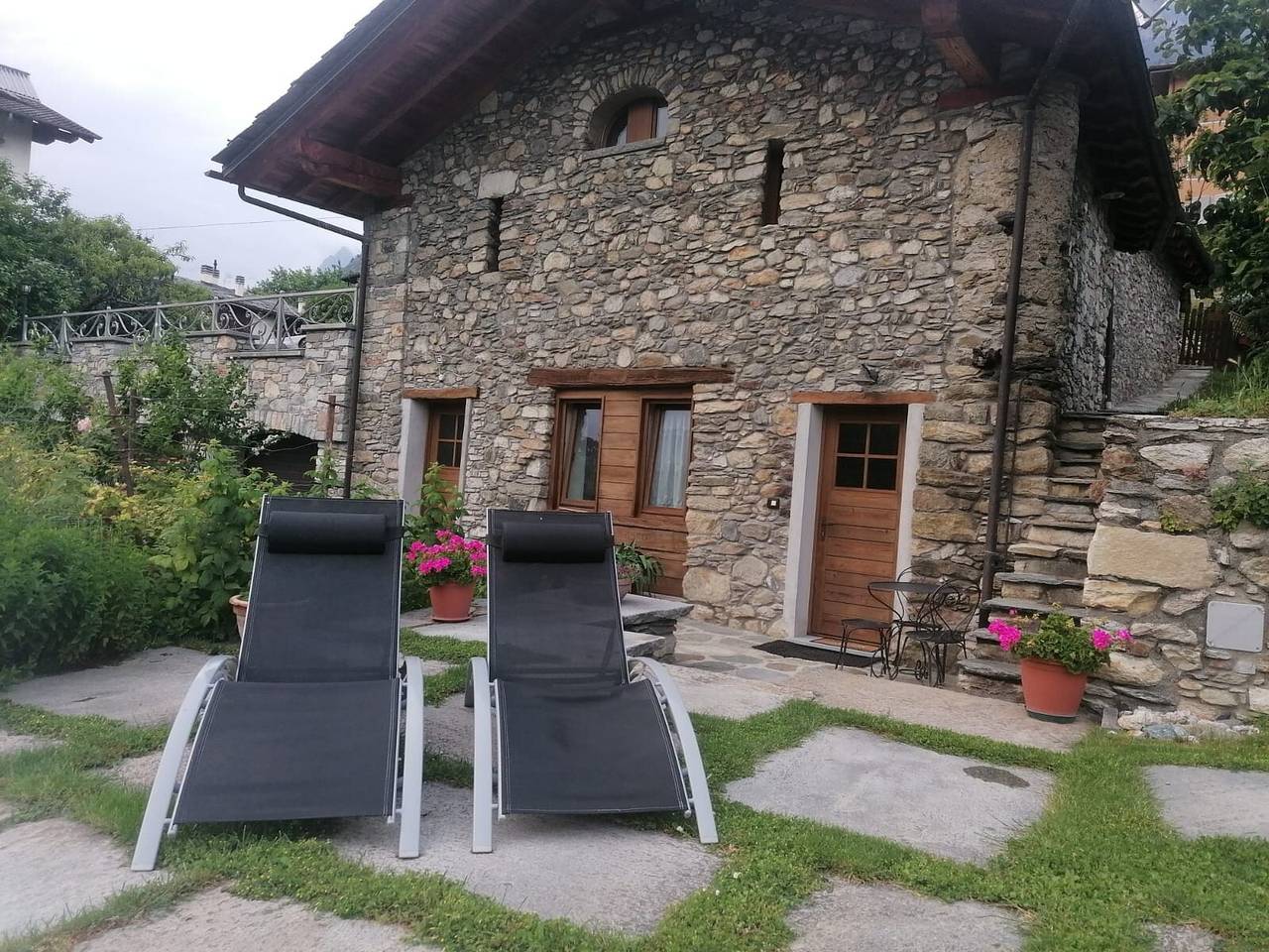 Agriturismo per 2 Persone in Comune di Roisan, Alpi Pennine