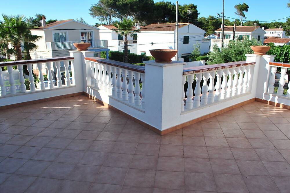 Great Value. Stylish Villa By The Sea next to Cala Blanca Beach. Easy walking. in Cala Blanca, Ciutadella
