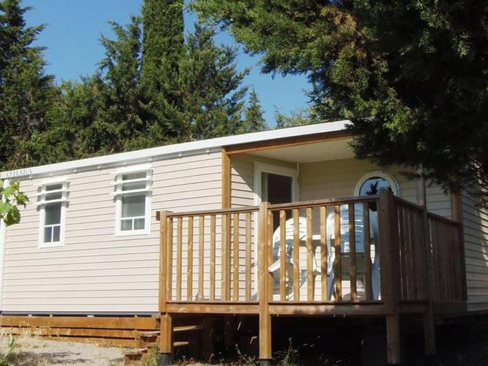 Camping pour 4 personnes, avec terrasse, animaux acceptés