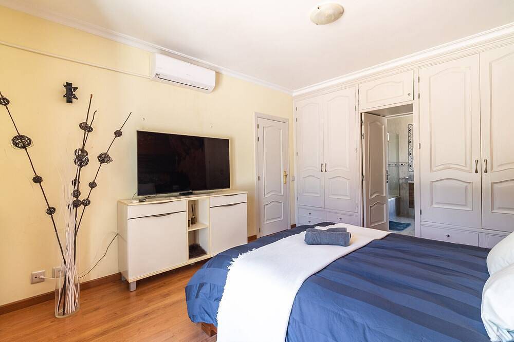 Beach House Cala Ferrera Beachfront Holiday Home with Private Pool for up to 8 Guests Cala d'Or Mallorca in Cala d'Or, Santanyí