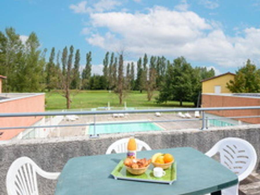 Résidence Le Domaine du Green - Vacancéole - Appartement 6 personnes - 3 pièces in Rivières, Région d'Albi