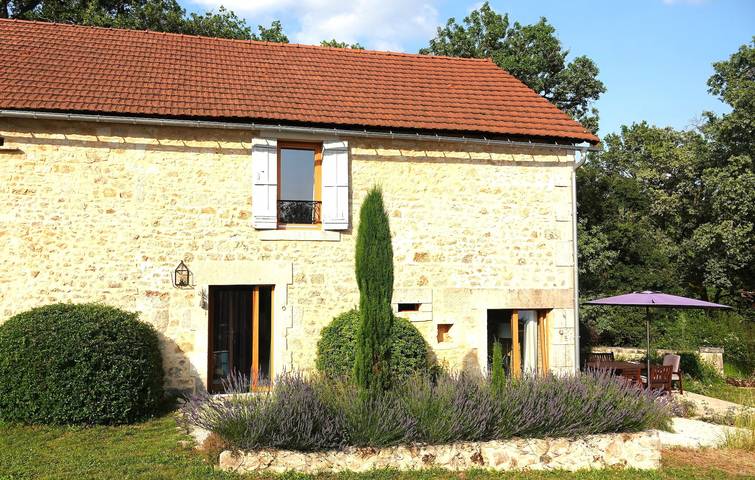 Gîte pour 6 personnes, avec piscine à Azerat - 3