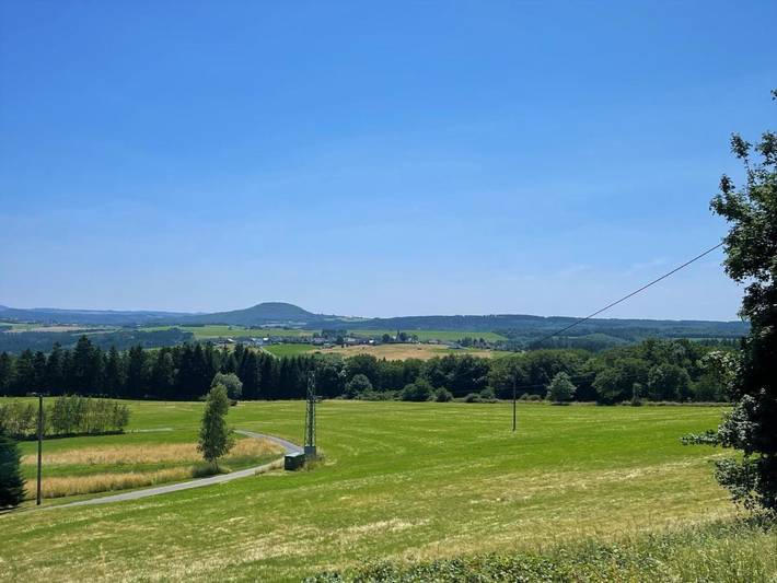 Ferienwohnung für 3 Personen, mit Garten und Ausblick in Hümmel