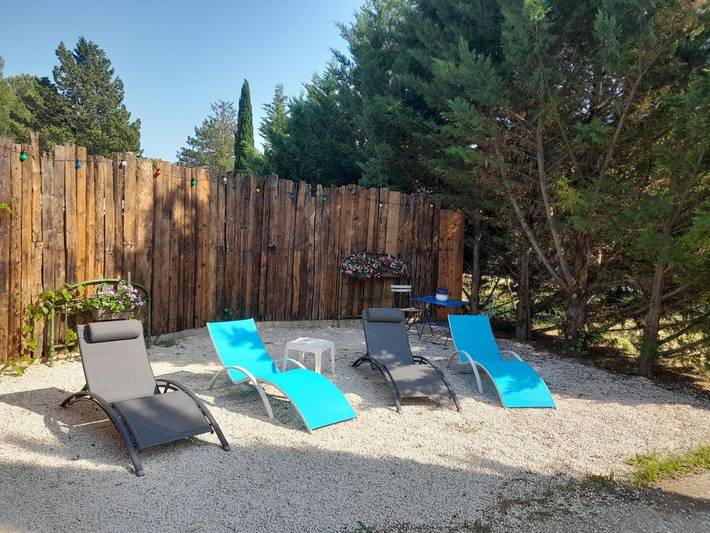 Location de vacances pour 4 personnes, avec vue ainsi que jardin et piscine à Saint-Cannat - 2