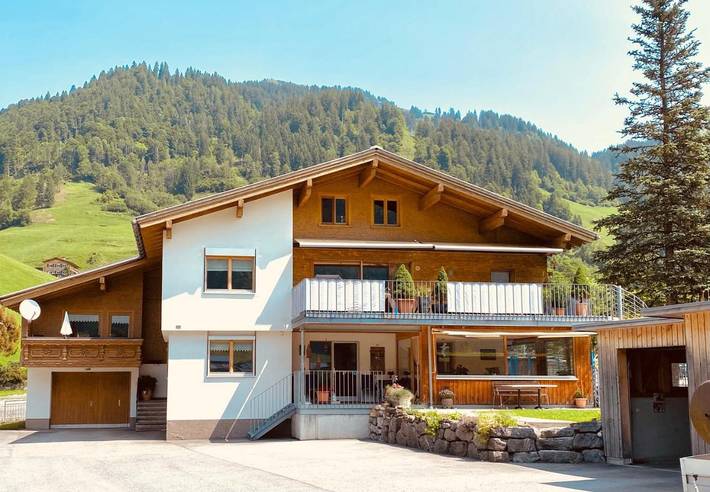 Gîte pour 2 personnes, avec balcon et vue à Schoppernau