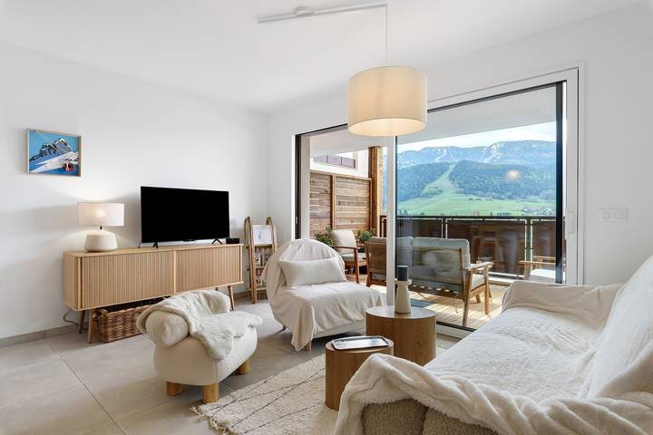 Hel lägenhet, Apartment "Écrin Montagnard - Horizon Vercors" with Mountain View and Balcony in Lans-en-Vercors, Parc naturel régional du Vercors