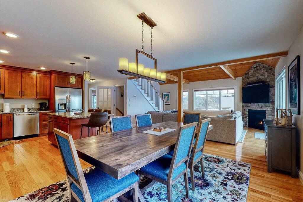 Ganze Wohnung, New Slopeside Home at Black Mountain w/ Mountain Views, Ac, Deck, Grill & Wifi in Jackson (NH), White Mountain National Forest