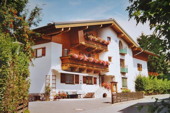 BnB für 2 Personen, mit Balkon und Terrasse sowie Garten und Ausblick in Kirchberg in Tirol