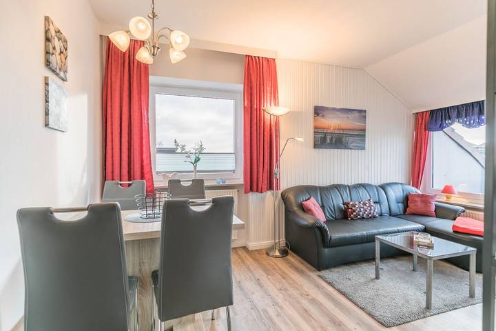 Ganze Wohnung, Zentrale Ferienwohnung "Jessica" für 4 Personen, strandnah in Büsum, Kreis Dithmarschen