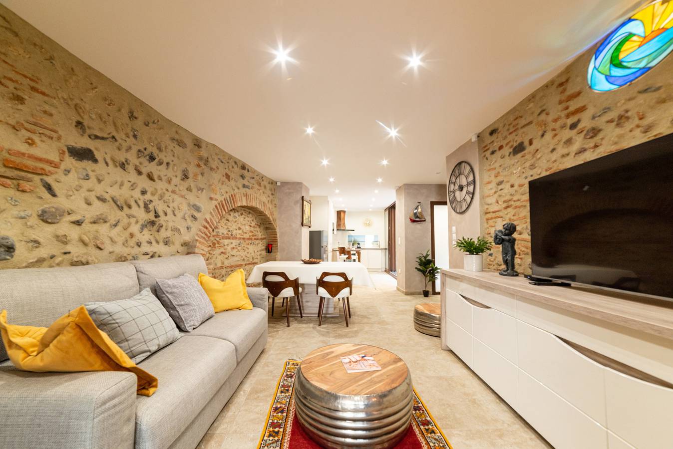 Entire apartment, Apartment 'Plaisir Des Pierres' with Private Terrace and Wi-Fi in Rivesaltes, Perpignan region