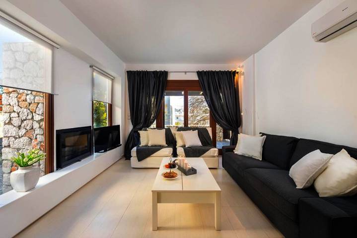 Villa für 6 Personen, mit Balkon und Terrasse sowie Garten und Ausblick in Rhodos Stadt - 2