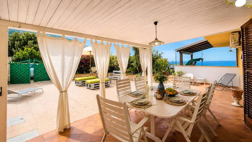 Location de vacances pour 6 personnes, avec Jardin à Scopello