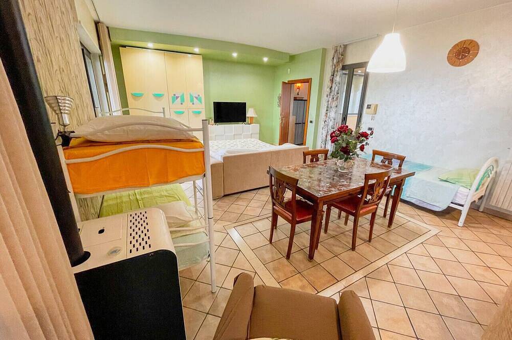 Appartement entier, Nicla Apartment - Private Balcony and Terrace in Noicàttaro, Province de Bari