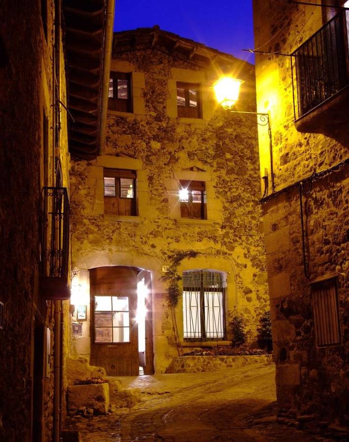 Casa rural para 19 personas, con jardín además de jacuzzi y piscina en Provincia de Gerona - 3