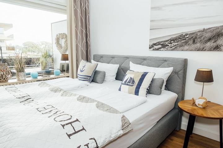 Ganze Wohnung, Helle moderne 1-Zimmer- Ferienwohnung im Herzen Wenningstedts in Wenningstedt, Sylt