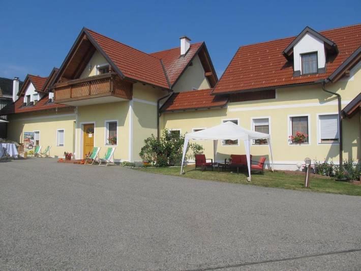 Ferienwohnung für 2 Personen, mit Terrasse und Garten in Kukmirn