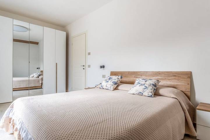 Appartement entier, Casa Sale: Ocean-View Apartment in Taggia with Heated Hot Tub in Taggia (City), Taggia