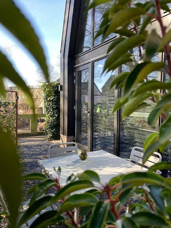Lovely private cottage near Amsterdam in Gouwzee