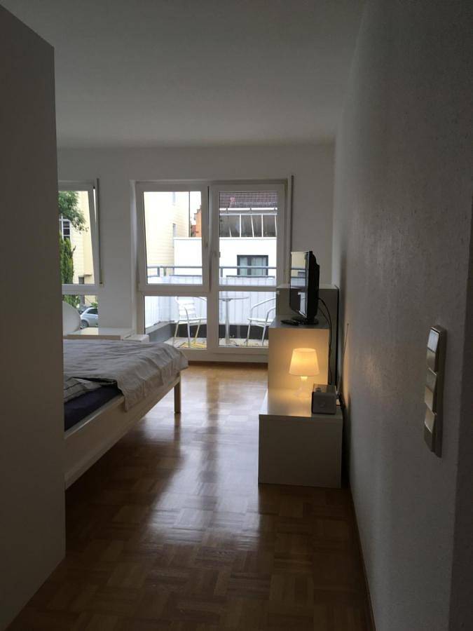 Appartement entier, One-Bedroom Apartment in Ludwigsbourg, Arrondissement de Ludwigsbourg
