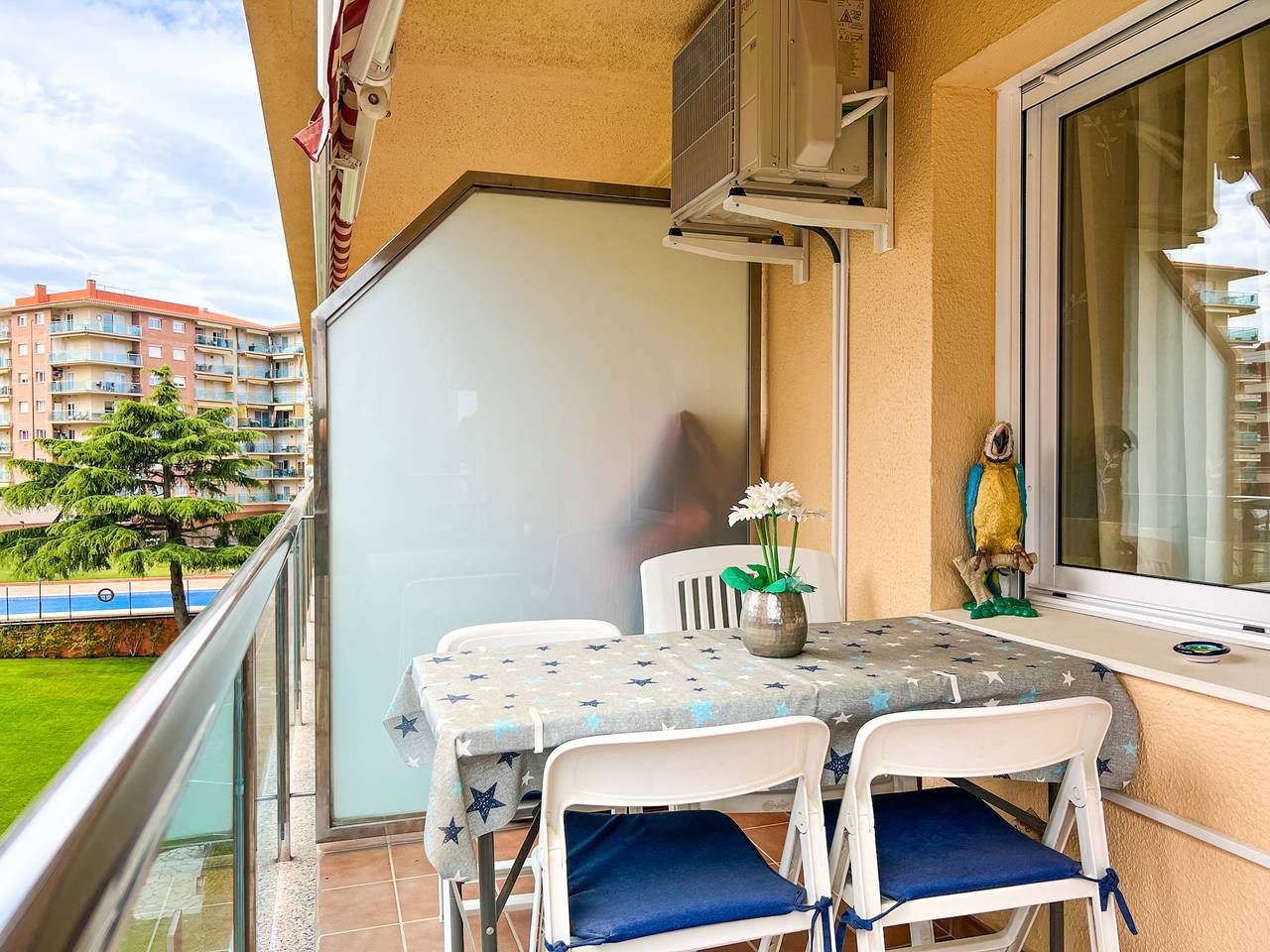 Ganze Wohnung, Ferienwohnung für 2 Personen mit Kinderpool in Santa Susanna, Costa del Maresme