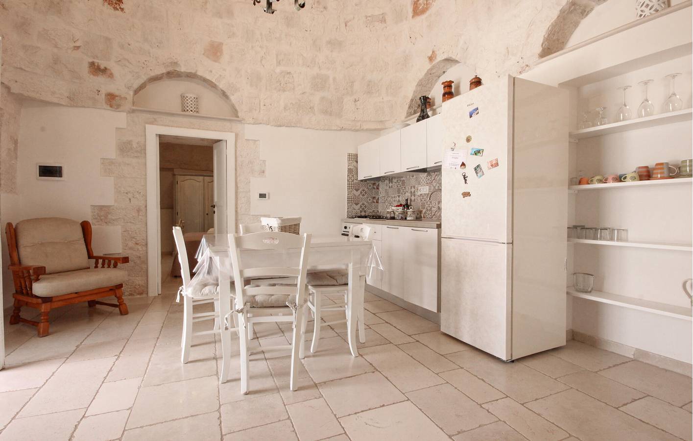 Cozy Apartment with Pool & WiFi near Cisternino - La Fica 2.5km in Cisternino, Salento