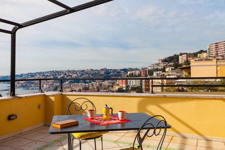 Loft per 4 persone, con Terrazza a Napoli