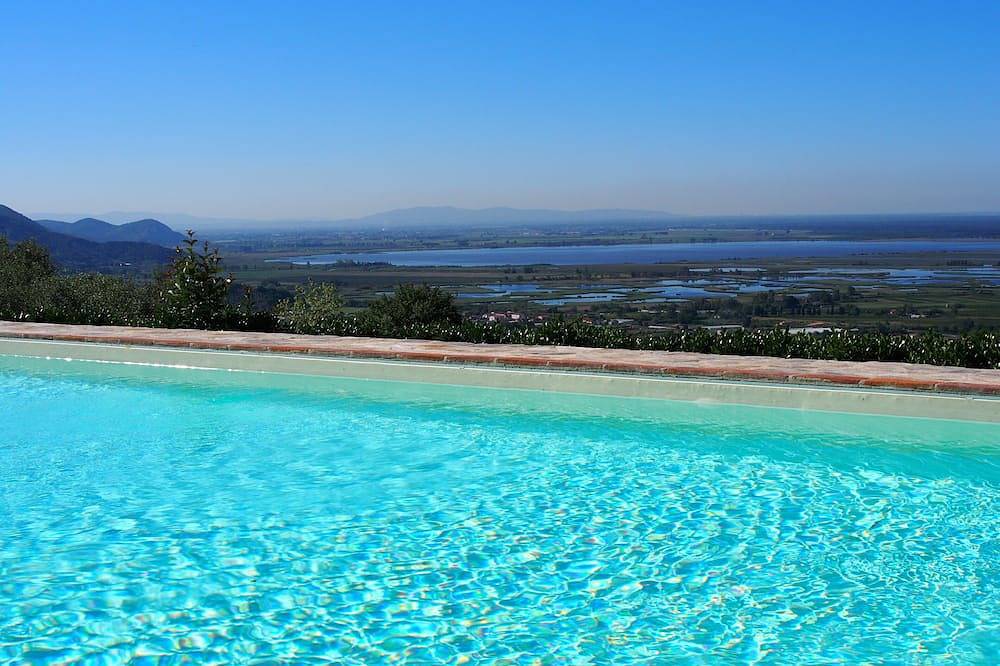 Stilvolles Landhaus mit Meersicht und Pool 8 Gäste, optional Poolhaus +2 in Massarosa, Italienische Riviera