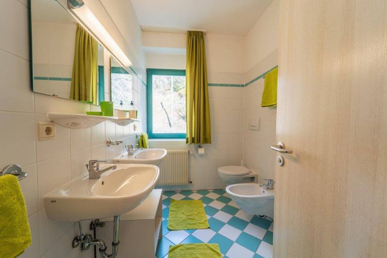 Ganze Wohnung, Ferienwohnung 'Comfort 4' mit Bergblick, Gemeinschaftsterrasse und Wlan in Schenna, Sarntaler Alpen