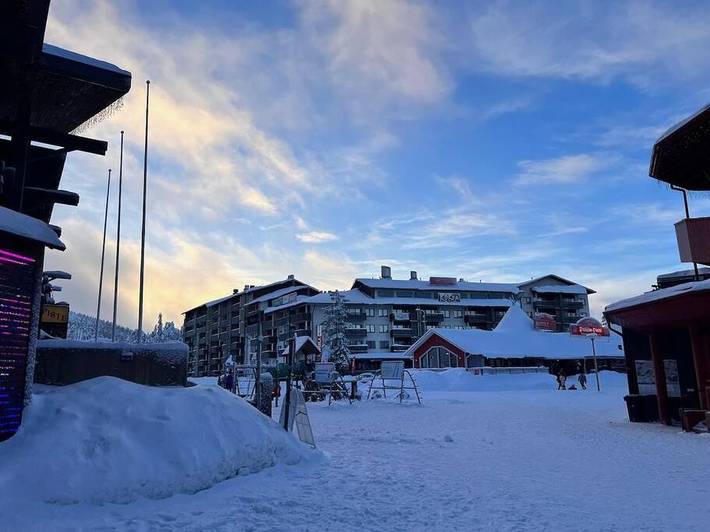 Lägenhet för 4 Personer, med bastu samt utsikt och trädgård i Ruka