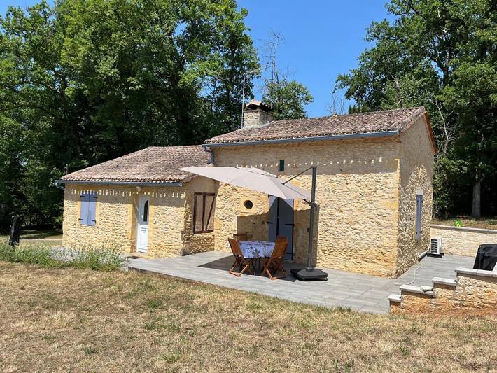 Location de vacances pour 4 personnes, avec Terrasse ainsi que Jardin et Vue à Alles-sur-Dordogne