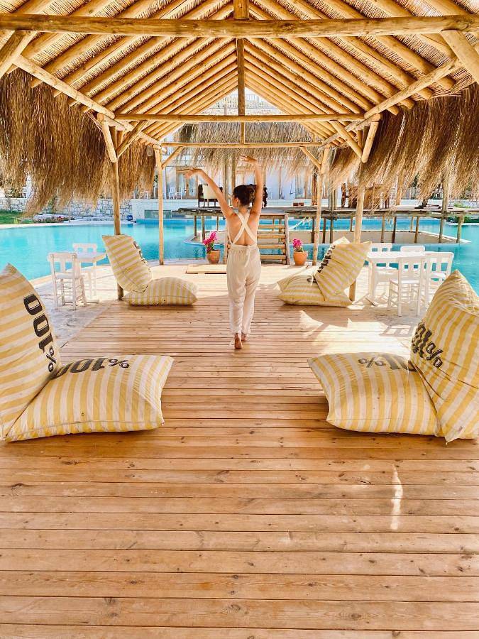 Hôtel pour 3 personnes, avec jacuzzi ainsi que jardin et piscine